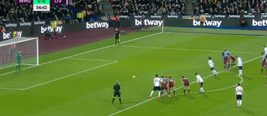 欧冠战报：西蒙屡献神扑，巴尔科拉中框，巴黎0-0闷平毕包