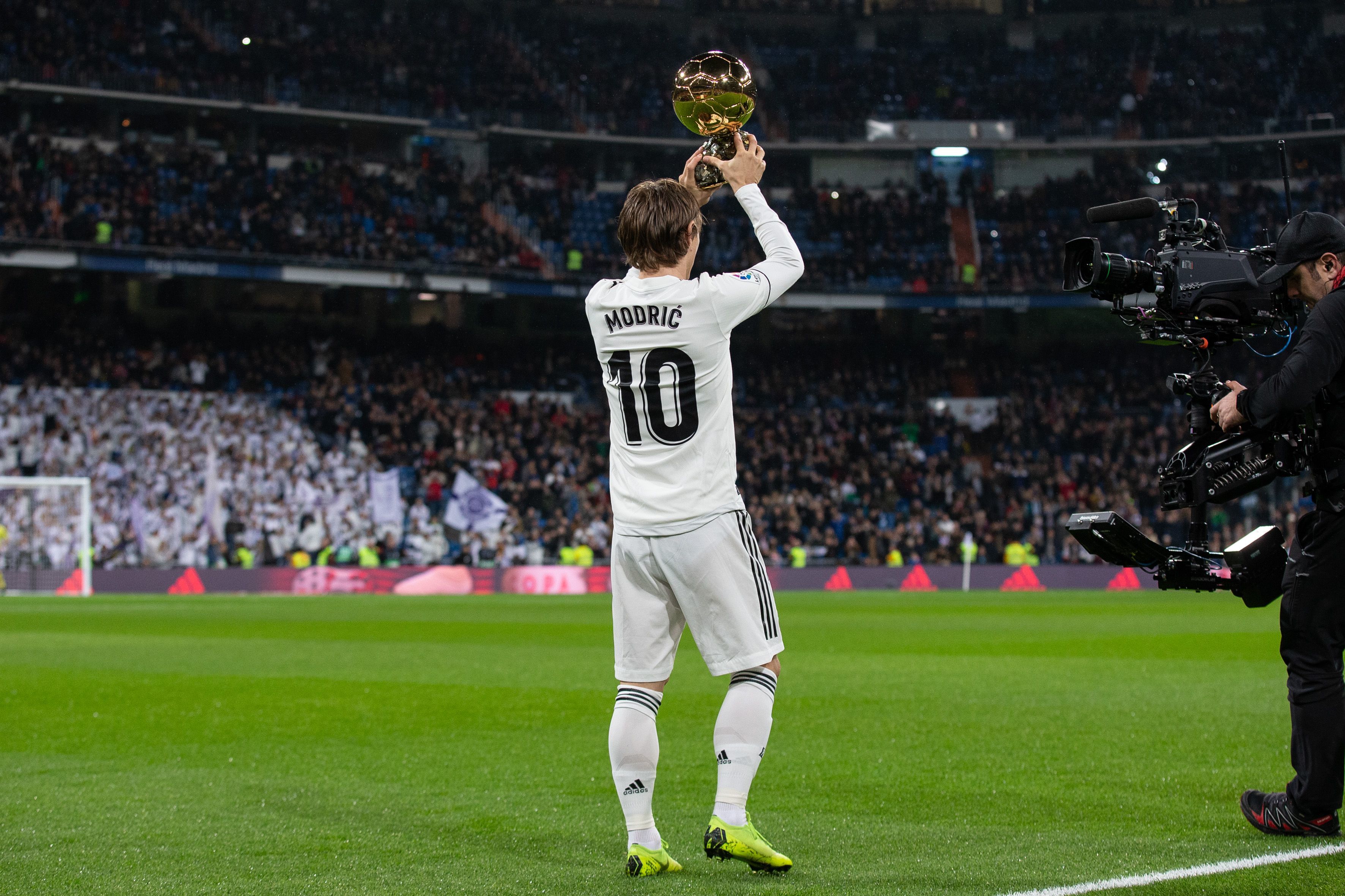 德罗西：热那亚主动向我发出邀约，现在渴望尽快拿到积分